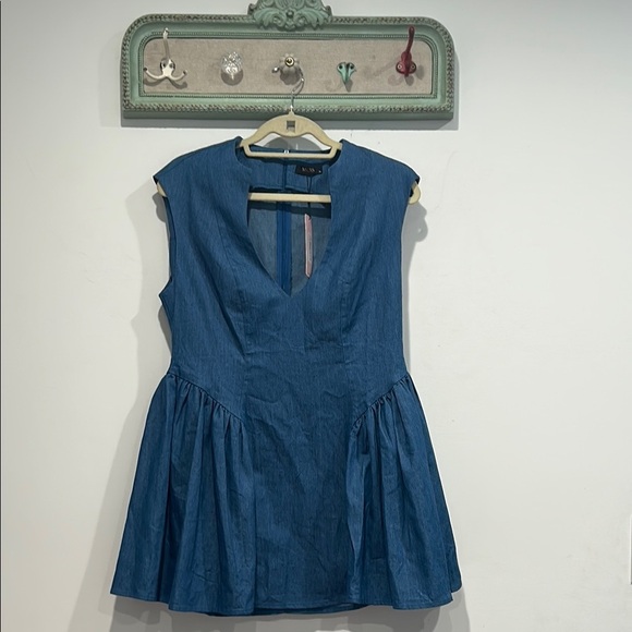 MICAS Solid Ruched V-neck Denim Dress Stylish Blue Mini FIT AND FLARE XL new - Picture 1 of 5